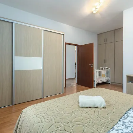Zoran 420 Villa Pula