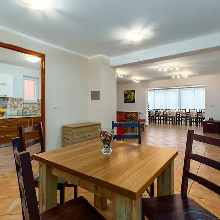 Zoran 420 Villa Pula