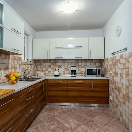Zoran 420 Villa *