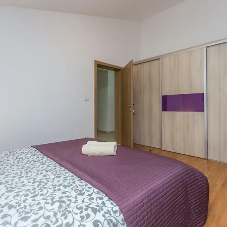 Zoran 420 Villa *
